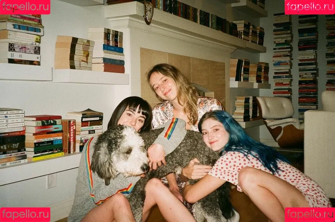 Willow Shields Onlyfans Photo Gallery 