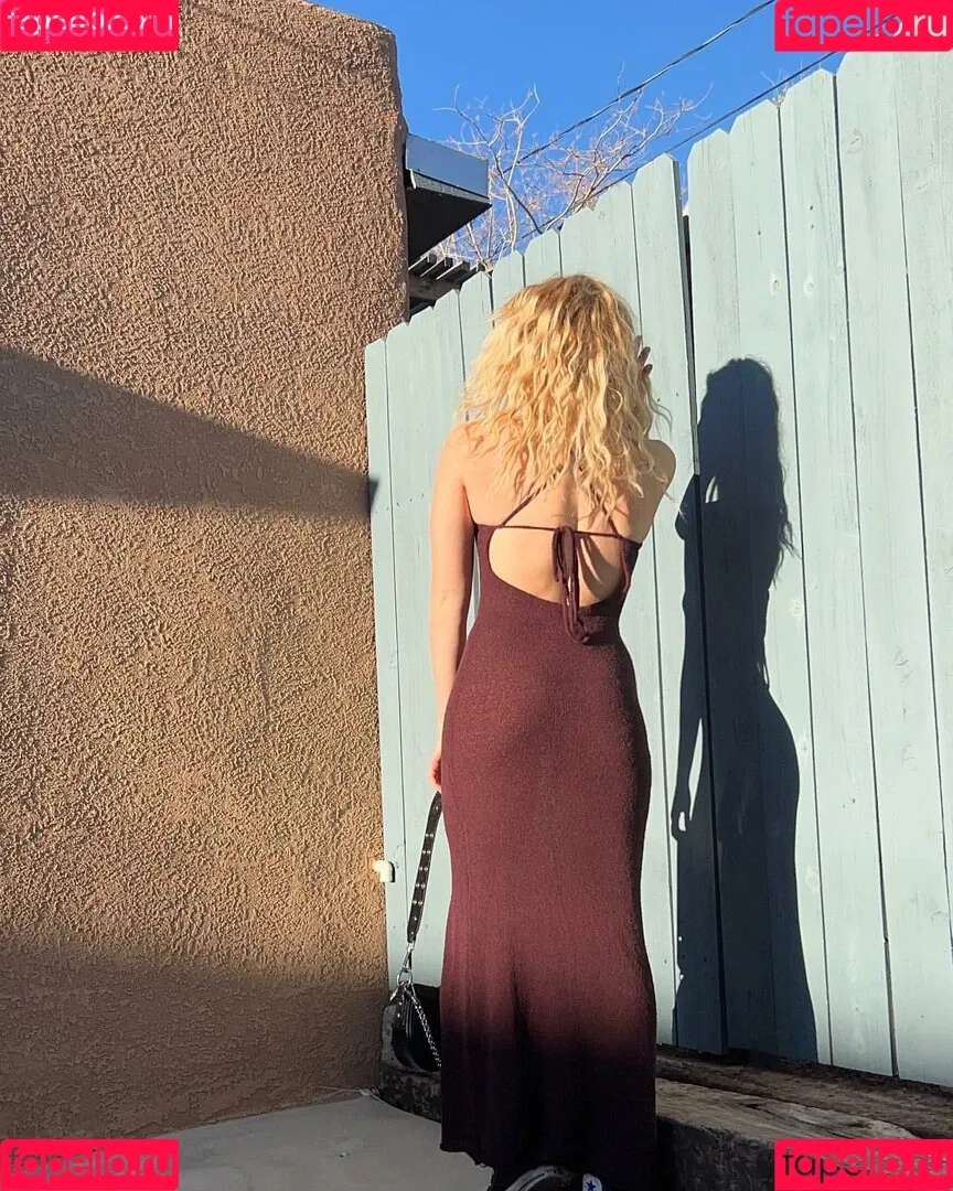 Willow Shields Onlyfans Photo Gallery 