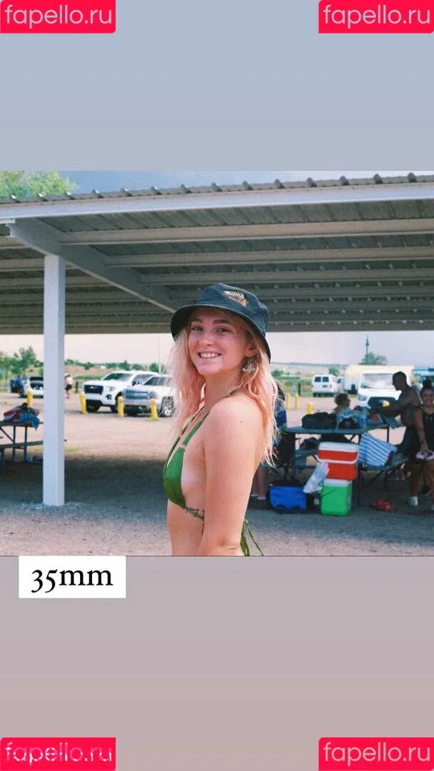 Willow Shields Onlyfans Photo Gallery 