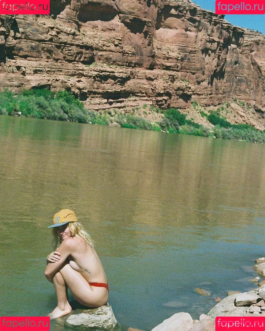 Willow Shields Onlyfans Photo Gallery 