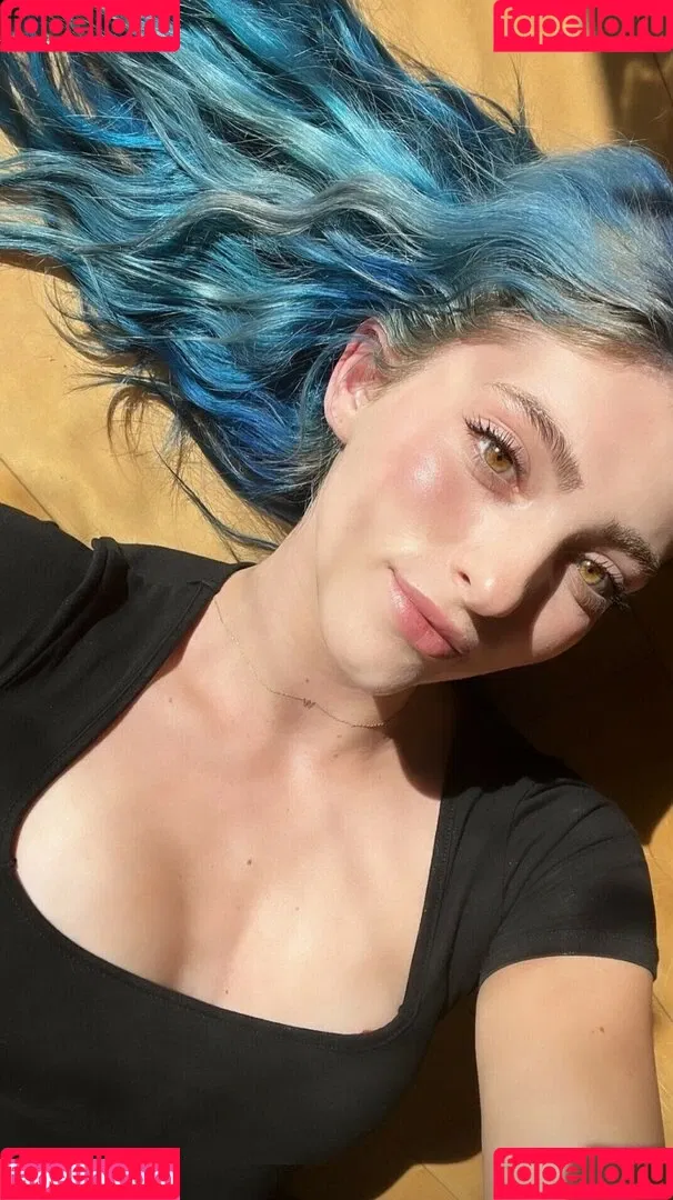 Willow Shields Onlyfans Photo Gallery 