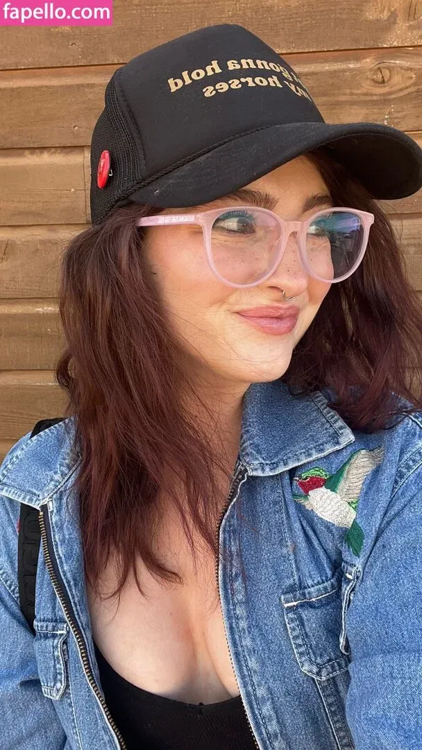 Willow Shields Onlyfans Photo Gallery 