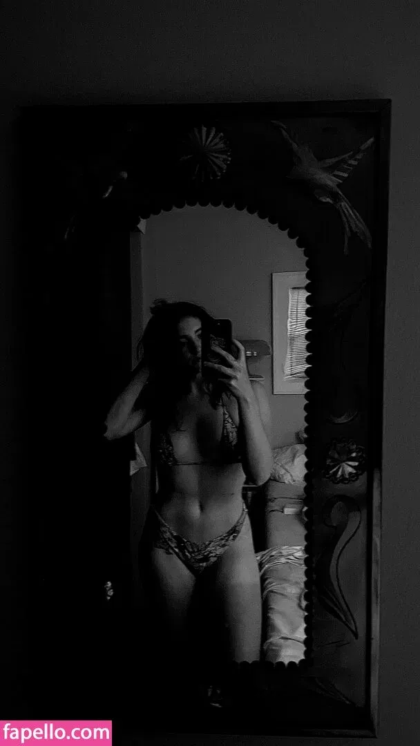 Willow Shields Onlyfans Photo Gallery 