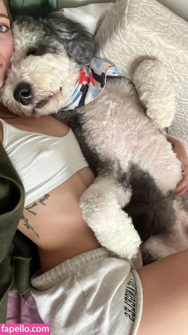 Willow Shields Onlyfans Photo Gallery 