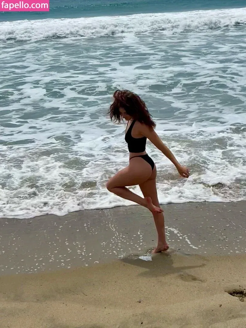 Willow Shields Onlyfans Photo Gallery 