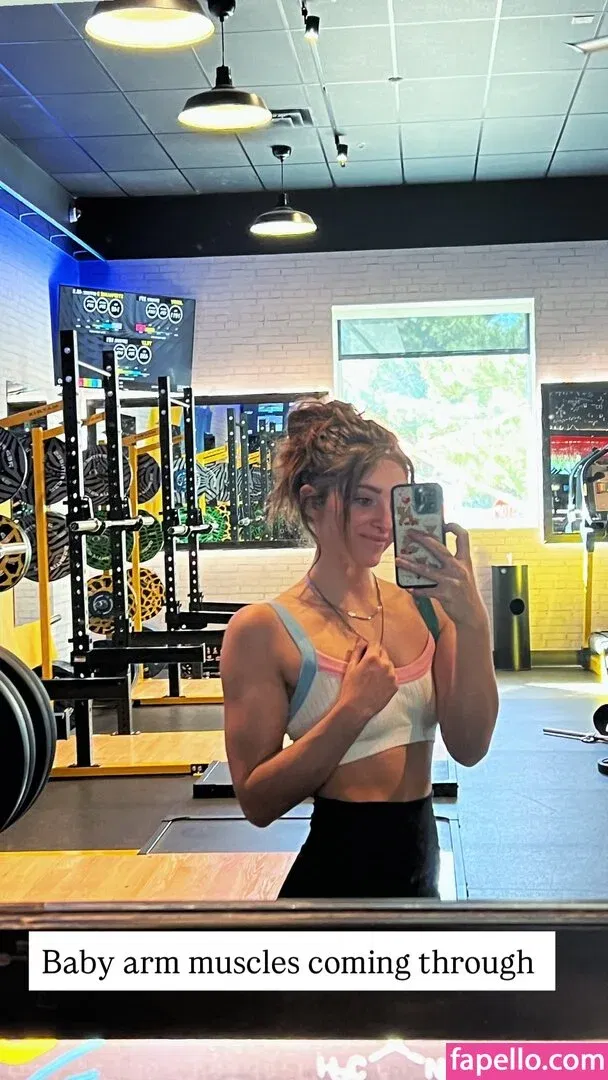 Willow Shields Onlyfans Photo Gallery 