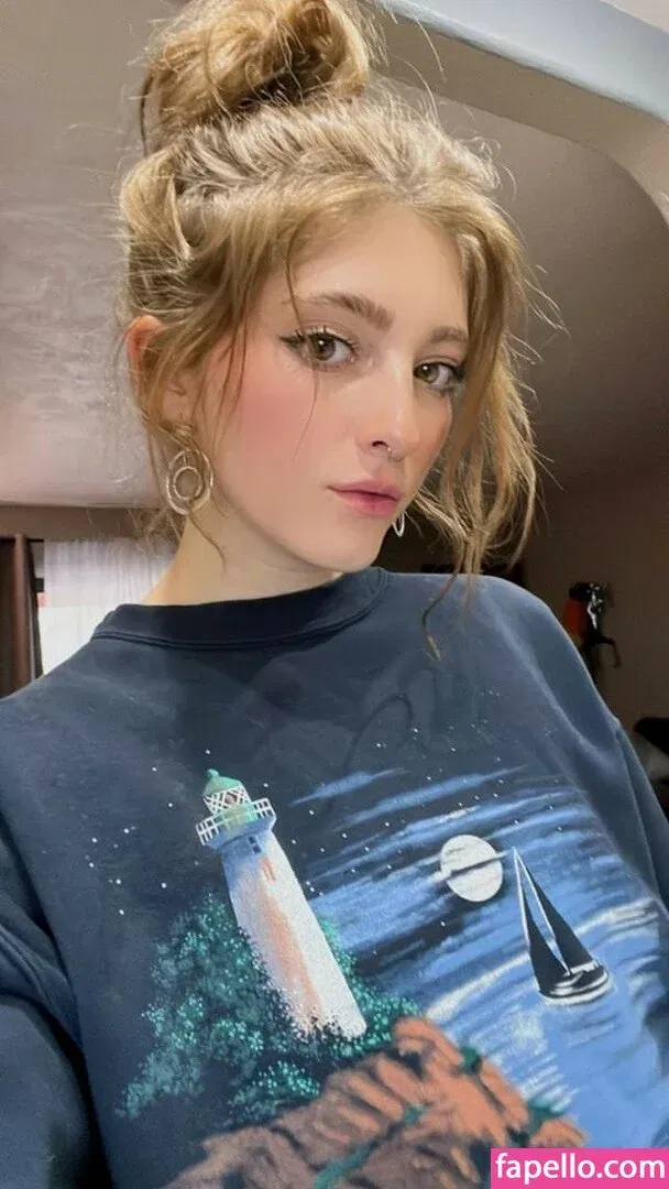 Willow Shields Onlyfans Photo Gallery 
