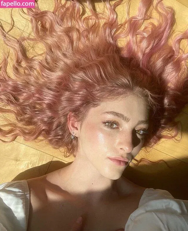 Willow Shields Onlyfans Photo Gallery 