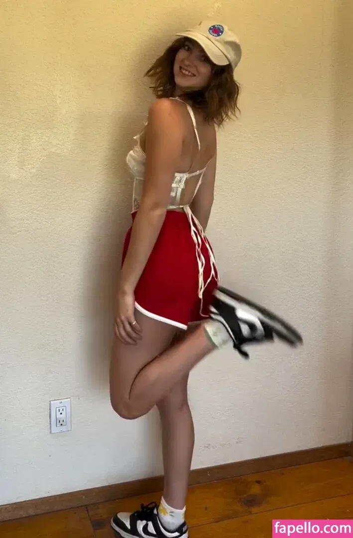 Willow Shields Onlyfans Photo Gallery 