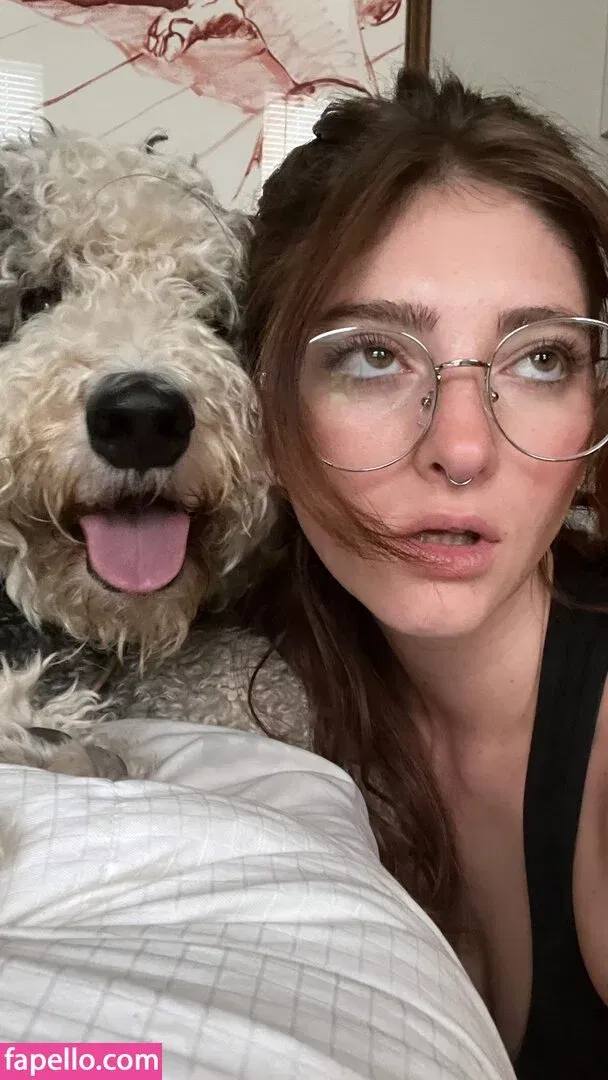 Willow Shields Onlyfans Photo Gallery 