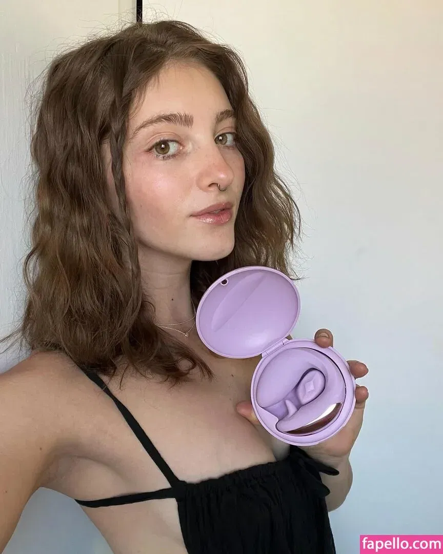 Willow Shields Onlyfans Photo Gallery 