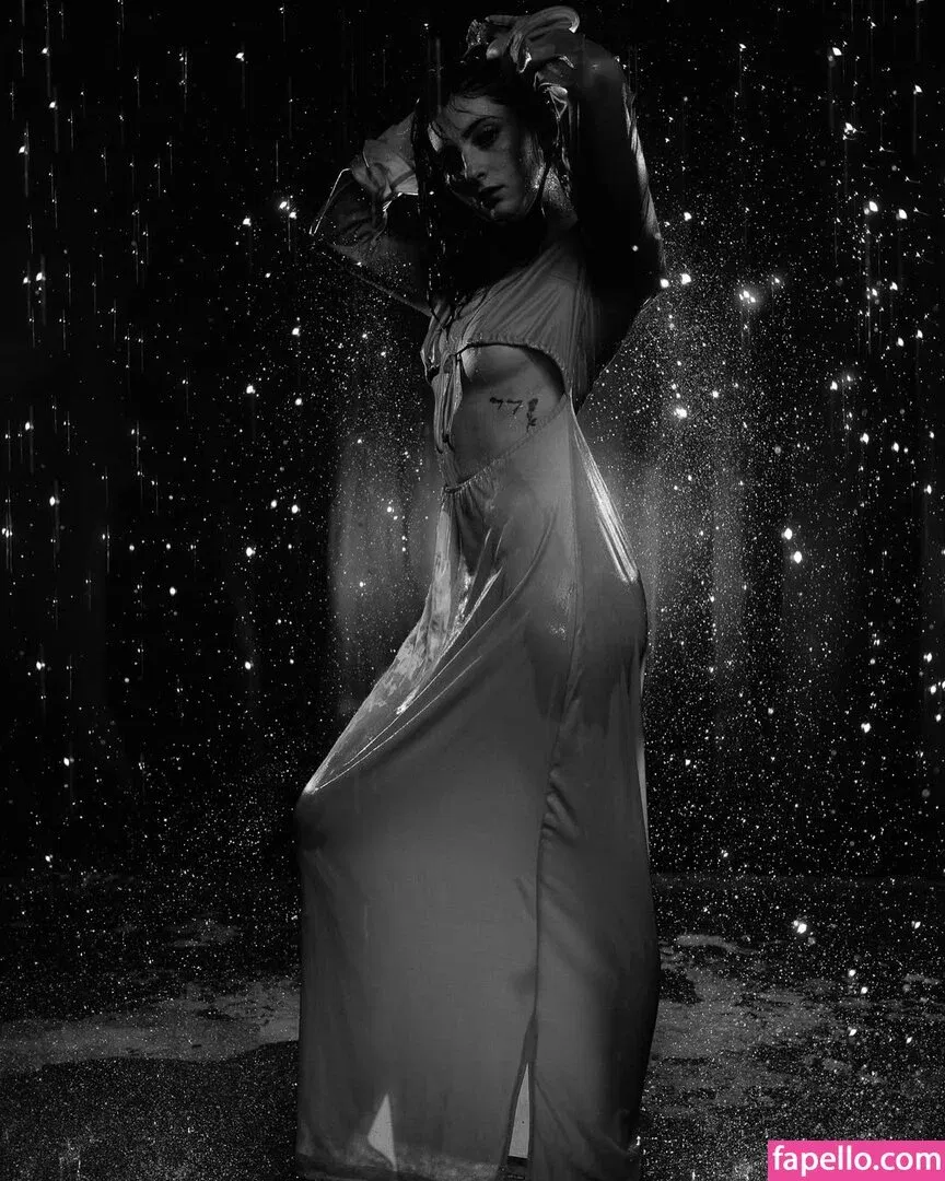 Willow Shields Onlyfans Photo Gallery 