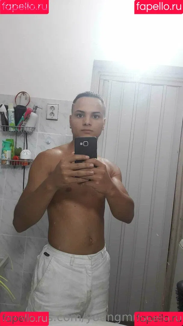 youngmusclegrowingboy Onlyfans Photo Gallery 