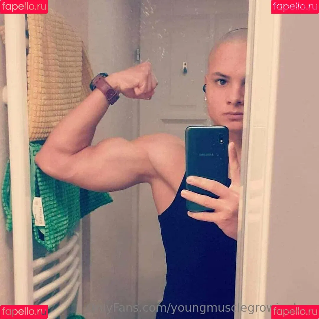 youngmusclegrowingboy Onlyfans Photo Gallery 