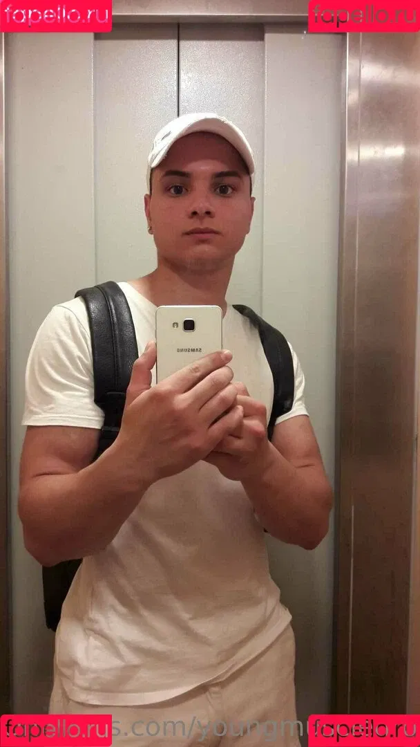 youngmusclegrowingboy Onlyfans Photo Gallery 