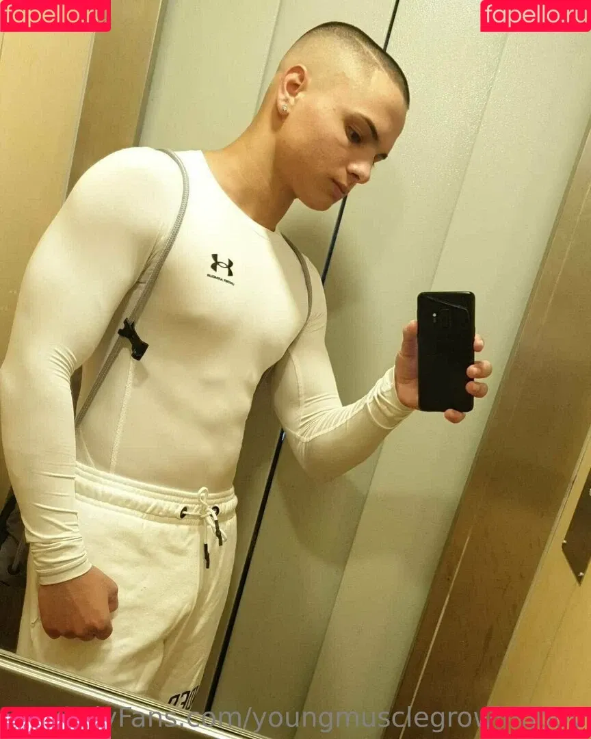 youngmusclegrowingboy Onlyfans Photo Gallery 