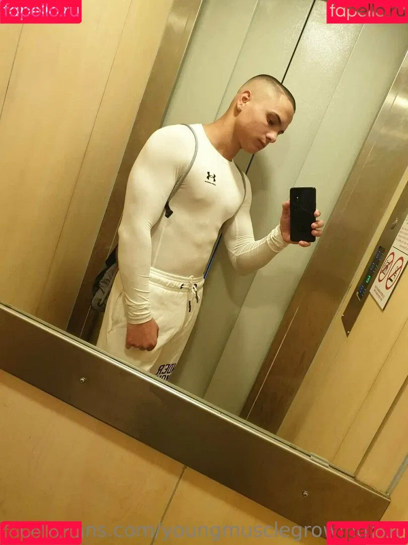 youngmusclegrowingboy Onlyfans Photo Gallery 