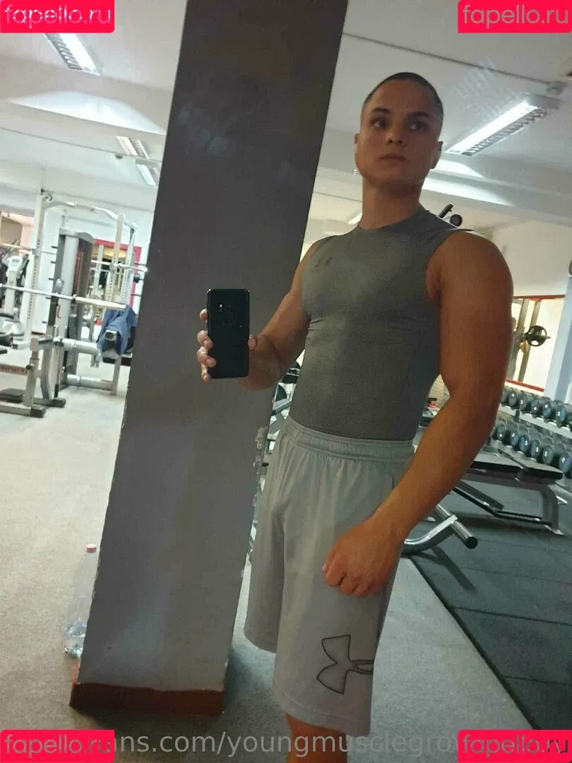 youngmusclegrowingboy Onlyfans Photo Gallery 