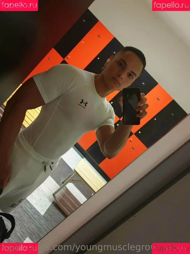 youngmusclegrowingboy Onlyfans Photo Gallery 