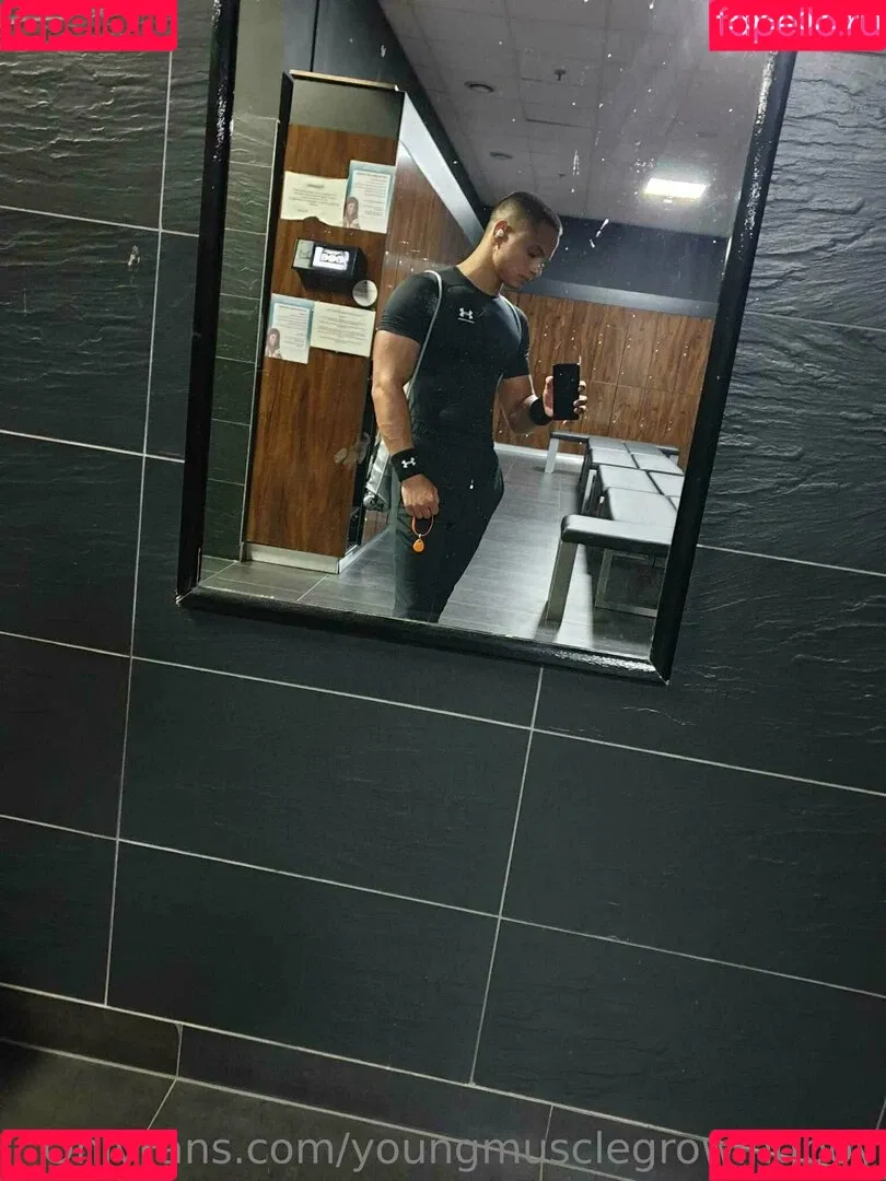 youngmusclegrowingboy Onlyfans Photo Gallery 
