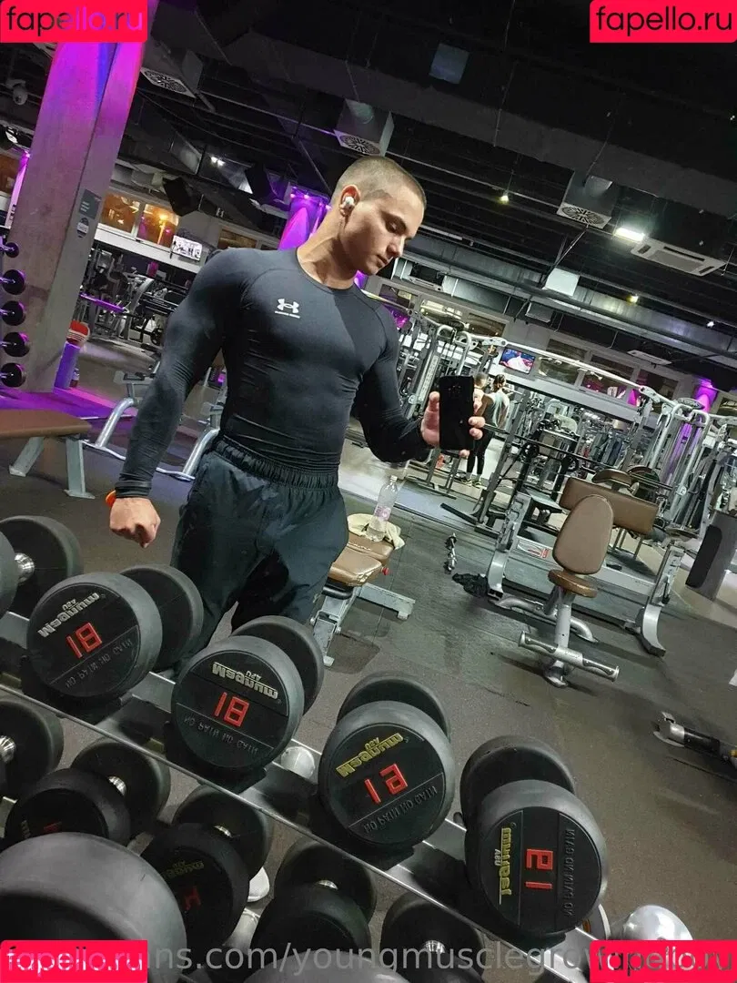 youngmusclegrowingboy Onlyfans Photo Gallery 