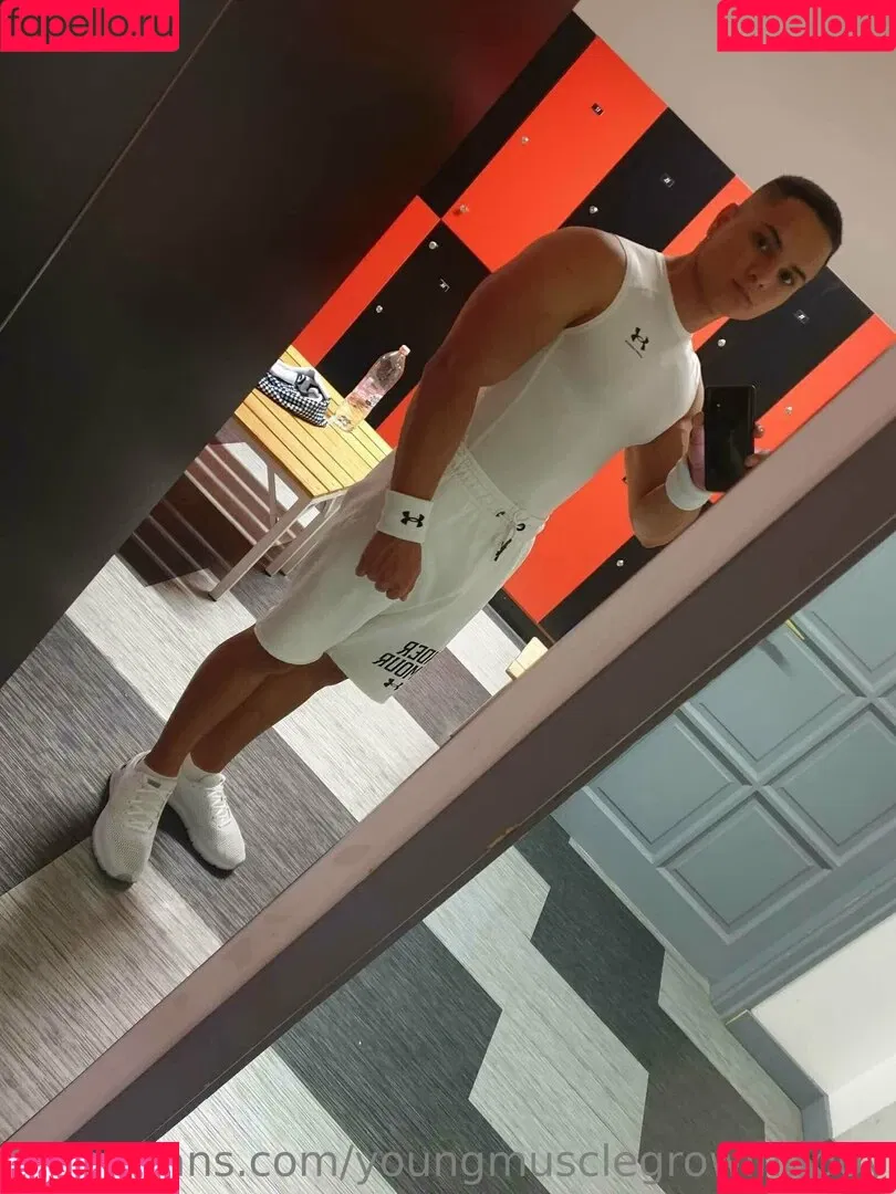 youngmusclegrowingboy Onlyfans Photo Gallery 