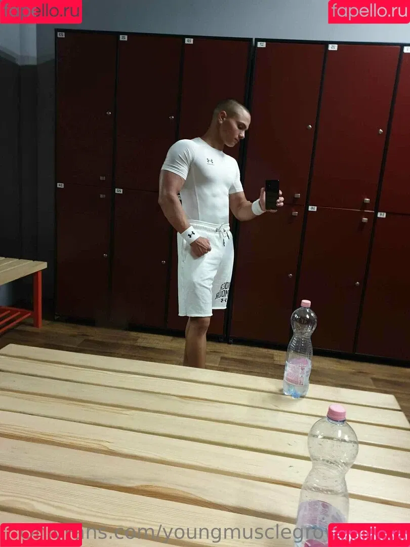 youngmusclegrowingboy Onlyfans Photo Gallery 