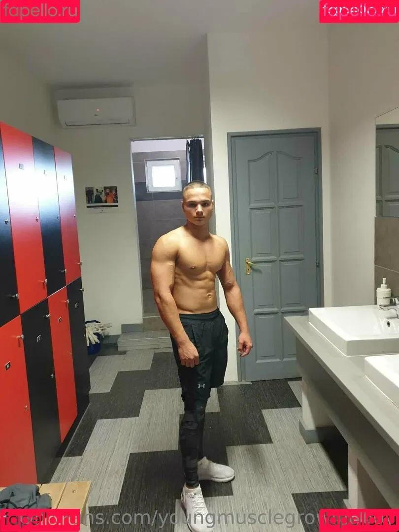 youngmusclegrowingboy Onlyfans Photo Gallery 