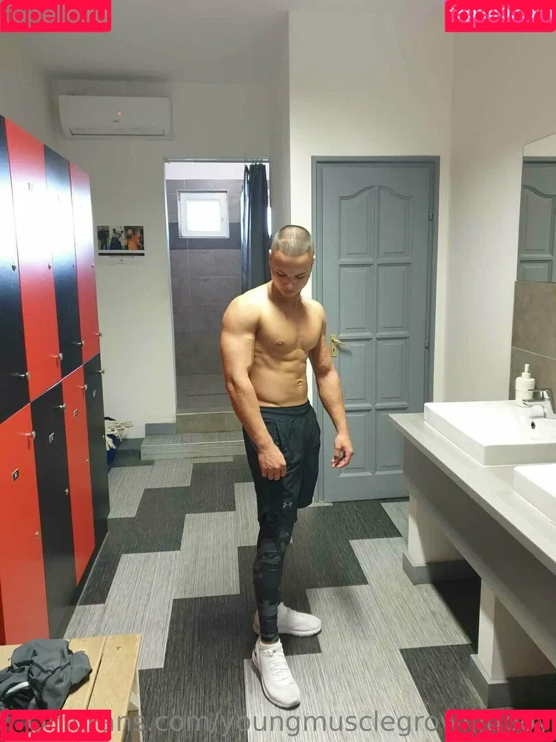 youngmusclegrowingboy Onlyfans Photo Gallery 