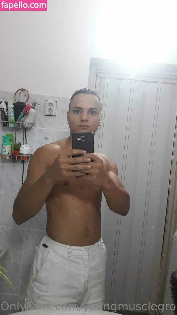 youngmusclegrowingboy Onlyfans Photo Gallery 