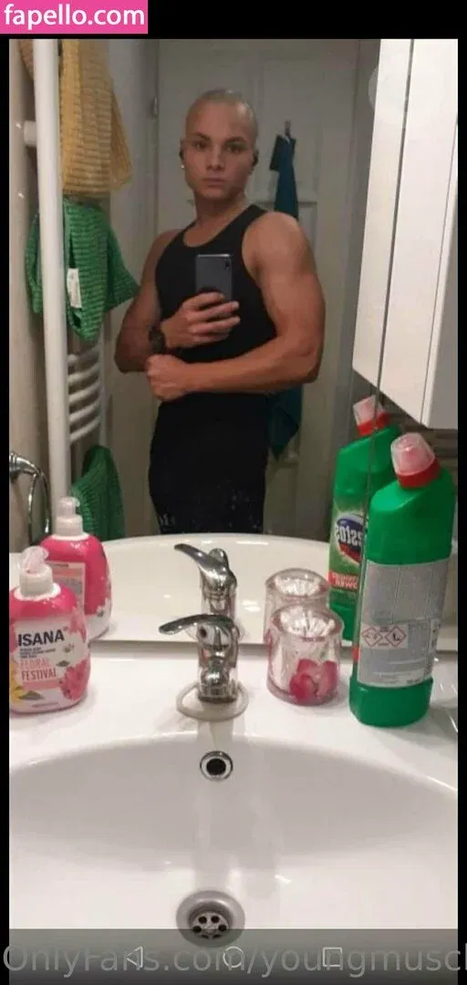 youngmusclegrowingboy Onlyfans Photo Gallery 
