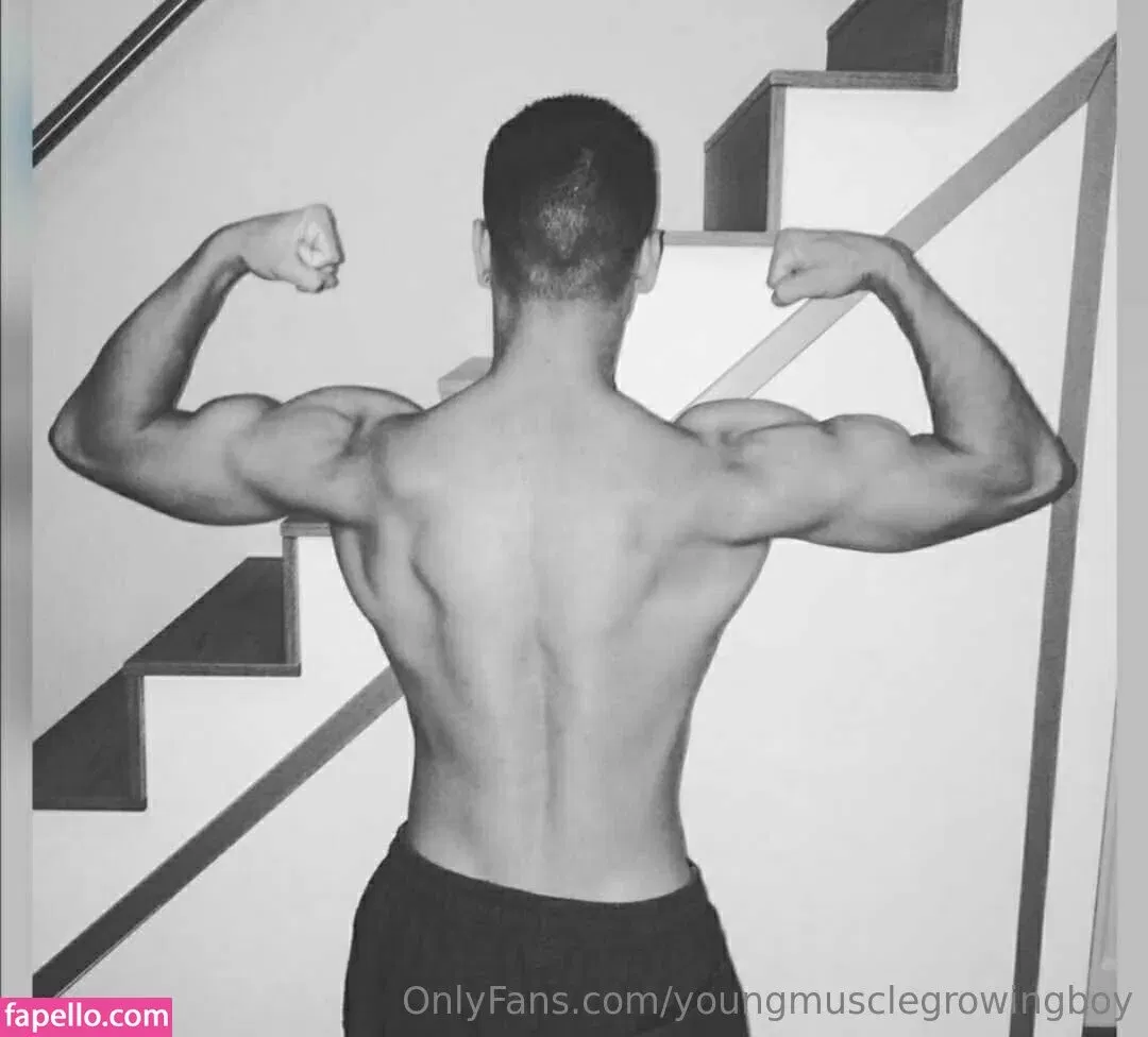 youngmusclegrowingboy Onlyfans Photo Gallery 