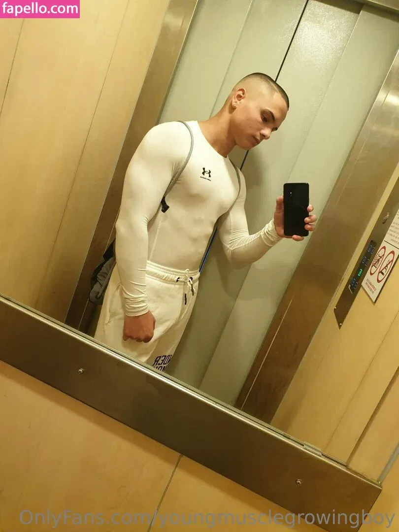 youngmusclegrowingboy Onlyfans Photo Gallery 