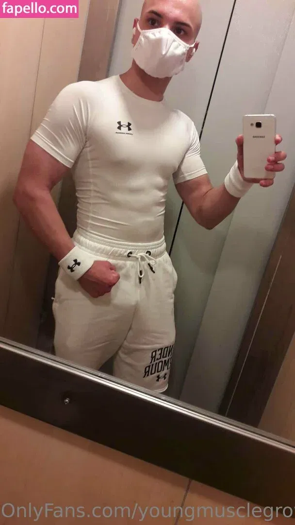 youngmusclegrowingboy Onlyfans Photo Gallery 