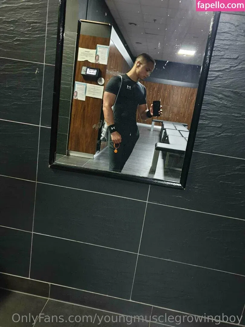 youngmusclegrowingboy Onlyfans Photo Gallery 