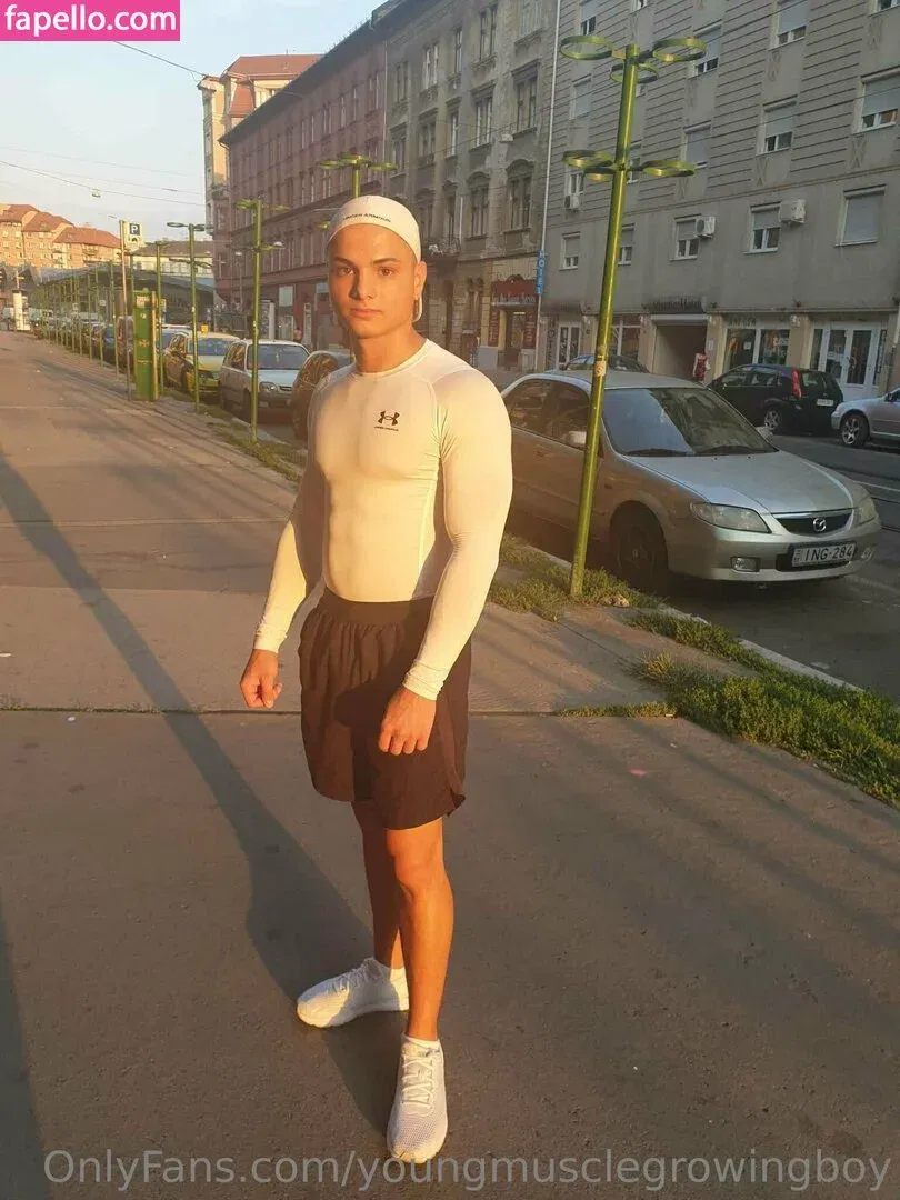 youngmusclegrowingboy Onlyfans Photo Gallery 