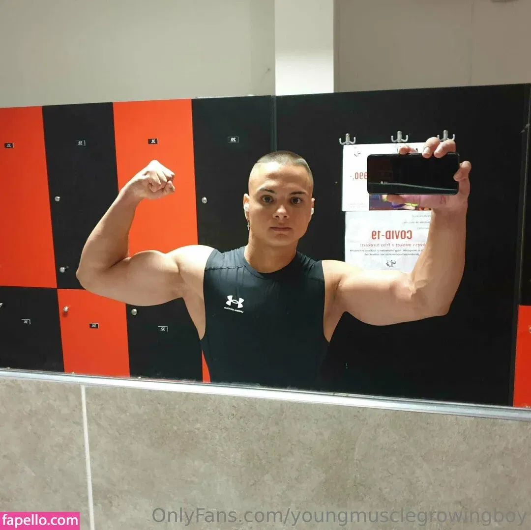 youngmusclegrowingboy Onlyfans Photo Gallery 