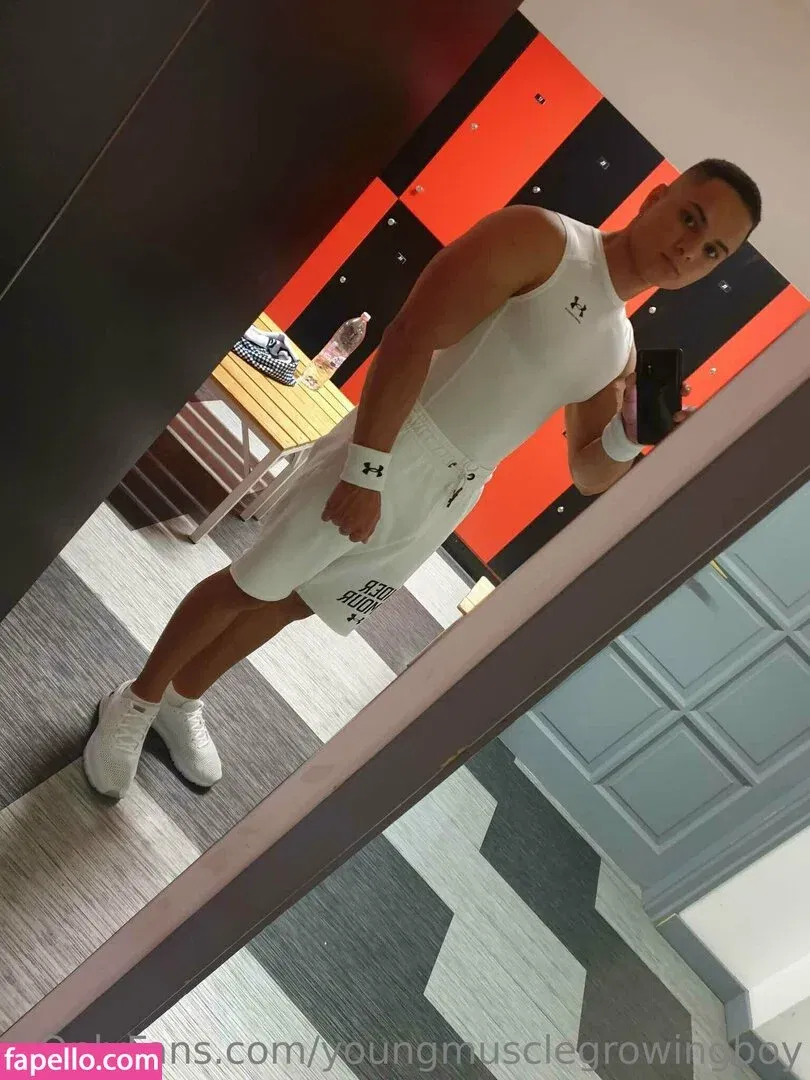 youngmusclegrowingboy Onlyfans Photo Gallery 