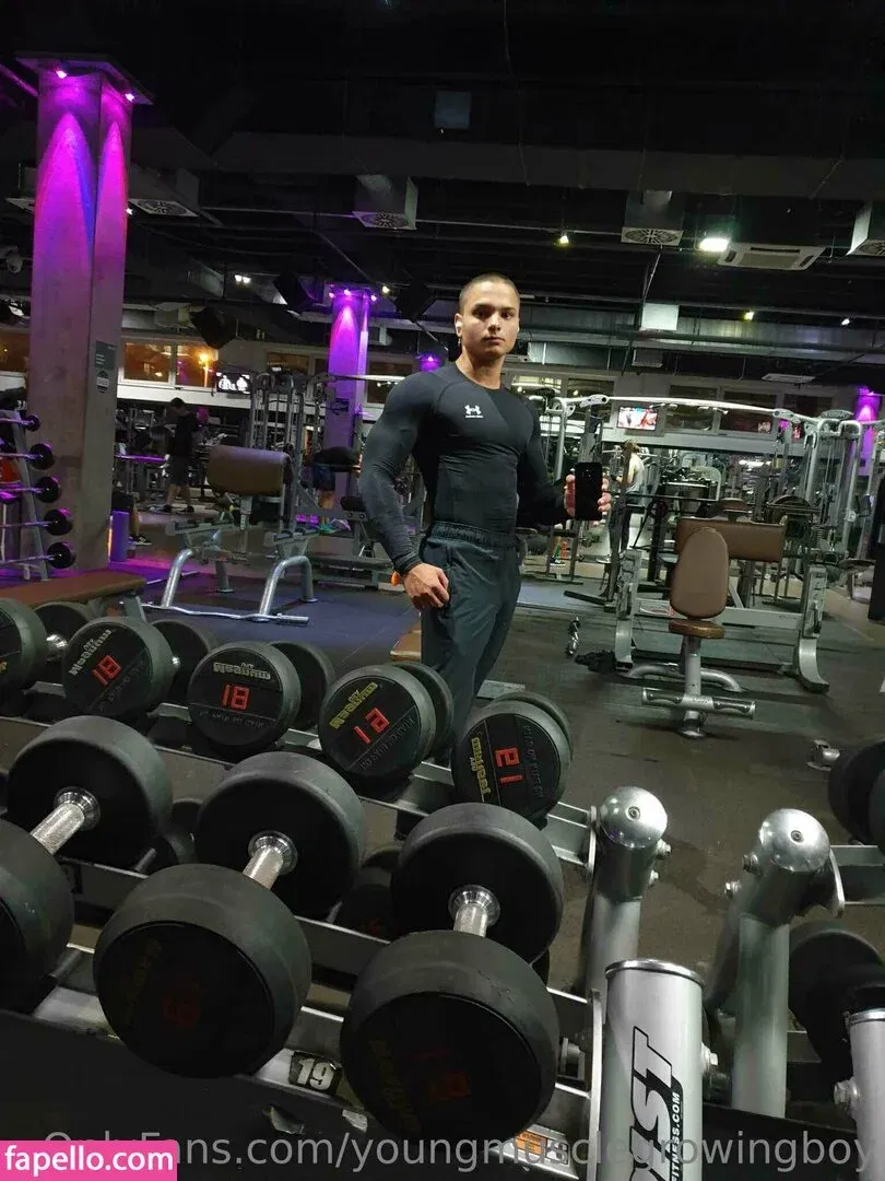 youngmusclegrowingboy Onlyfans Photo Gallery 