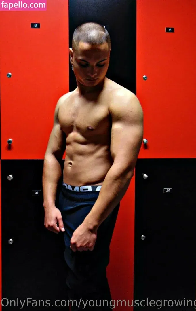 youngmusclegrowingboy Onlyfans Photo Gallery 