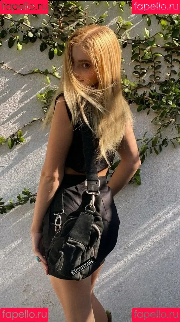 Willow Shields Onlyfans Photo Gallery 