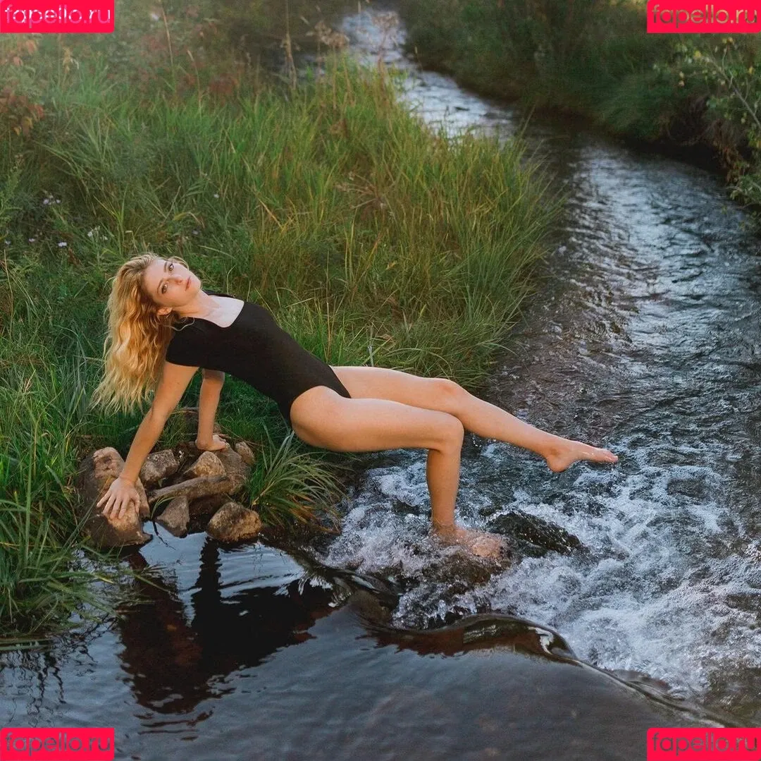 Willow Shields Onlyfans Photo Gallery 