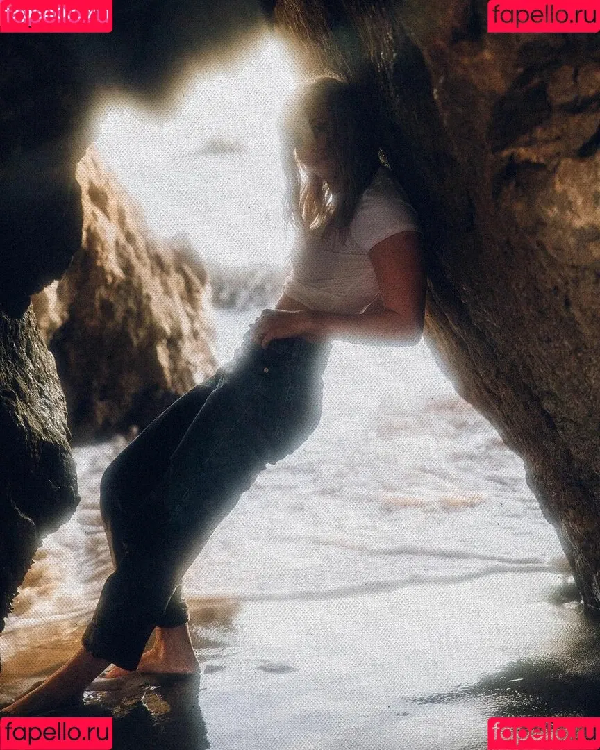 Willow Shields Onlyfans Photo Gallery 