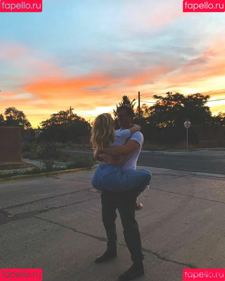 Willow Shields Onlyfans Photo Gallery 