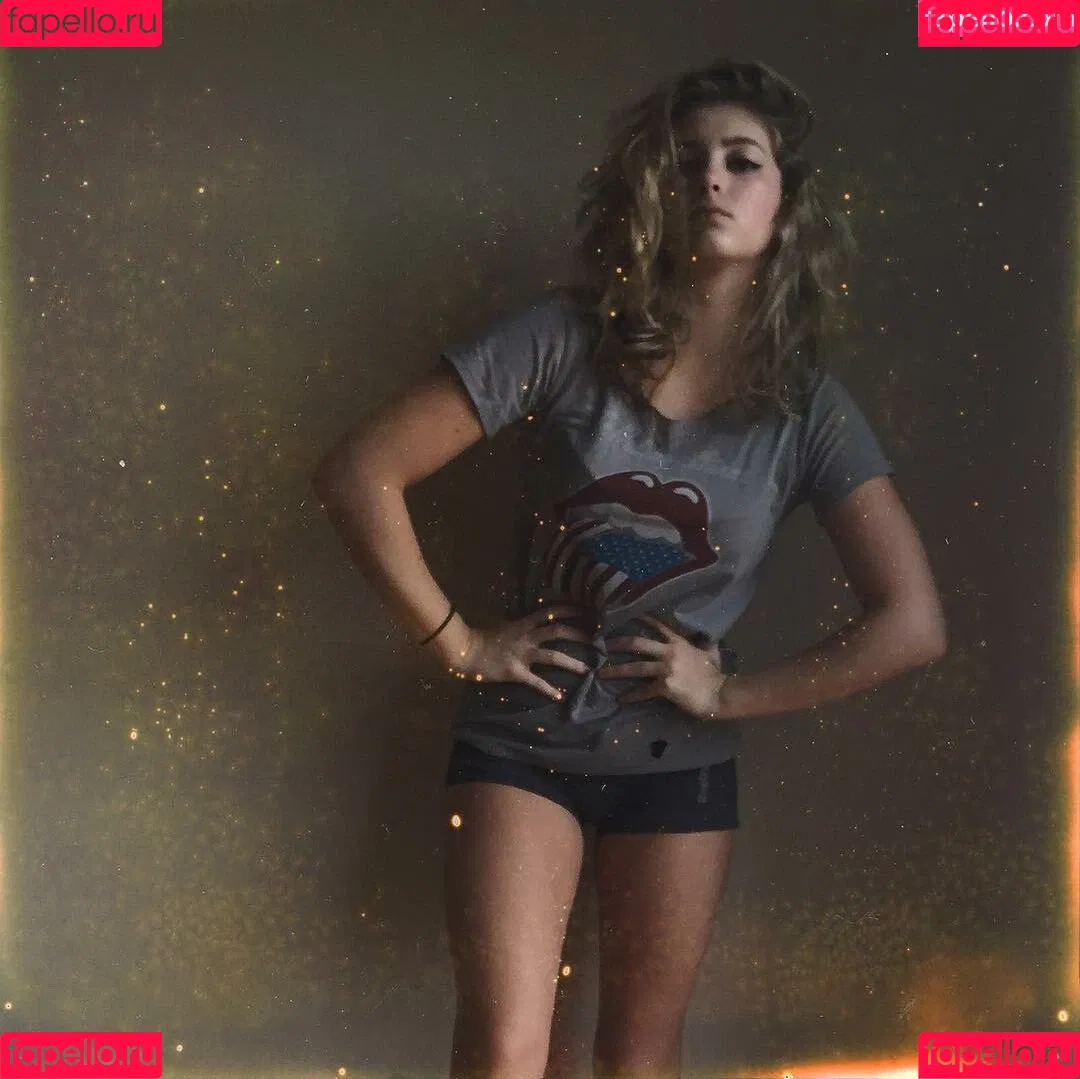 Willow Shields Onlyfans Photo Gallery 
