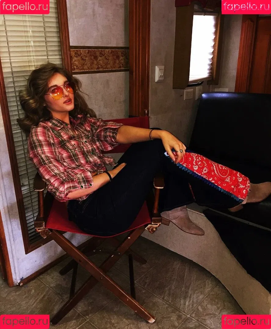 Willow Shields Onlyfans Photo Gallery 