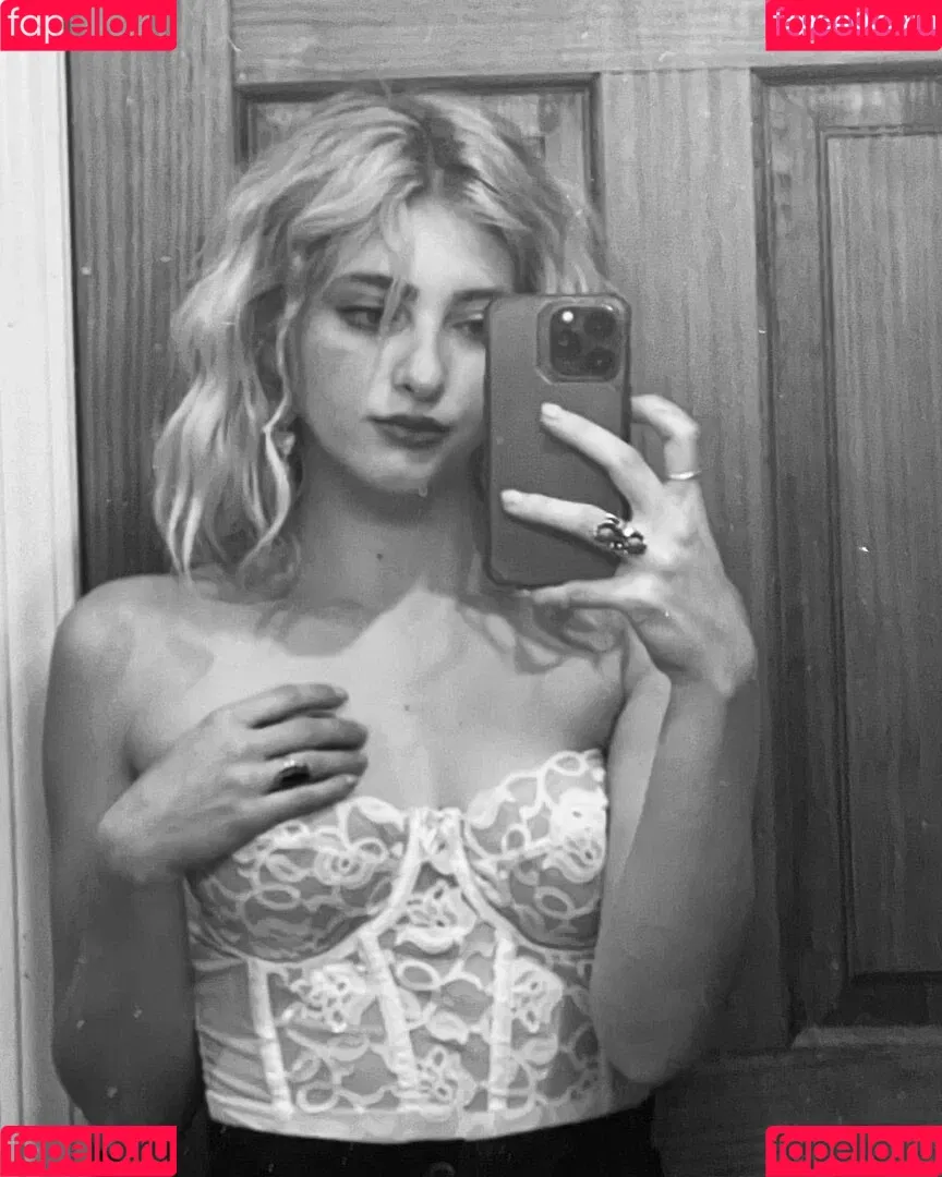 Willow Shields Onlyfans Photo Gallery 