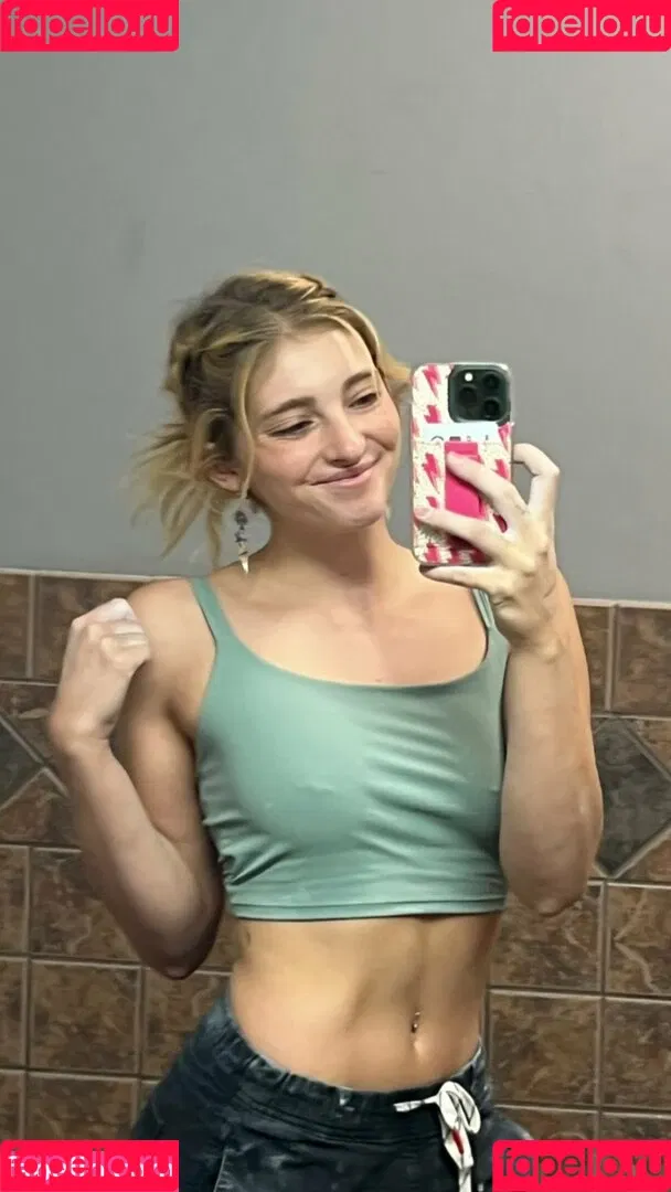 Willow Shields Onlyfans Photo Gallery 