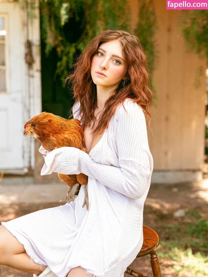 Willow Shields Onlyfans Photo Gallery 