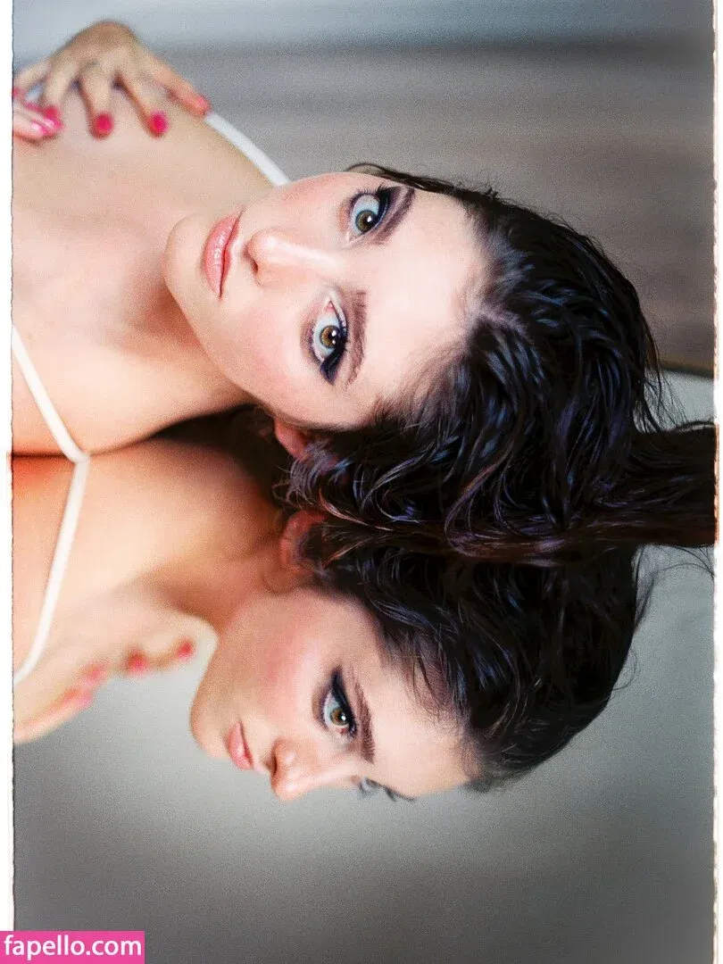 Willow Shields Onlyfans Photo Gallery 